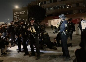 Los Angeles’taki ICE karşıtı protestolarda onlarca kişi gözaltına alındı