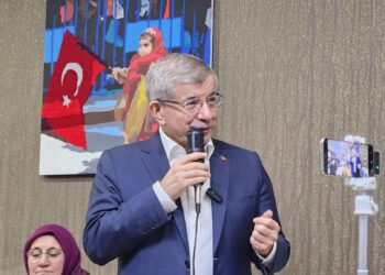 Davutoğlu’ndan adaletin yeniden tesis edilmesi çağrısı