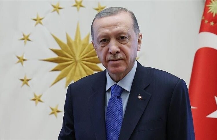 Erdoğan: Türkiye Yüzyılı’nı annelerin emekleriyle inşa edeceğiz 1 Siyasiler, Cumhurbaşkanı Erdoğan’ın doğum gününü kutladı