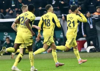 Safa Kar yazdı I Fenerbahçe kolay kazandı 6 Safa Kar yazdı I Fenerbahçe kolay kazandı