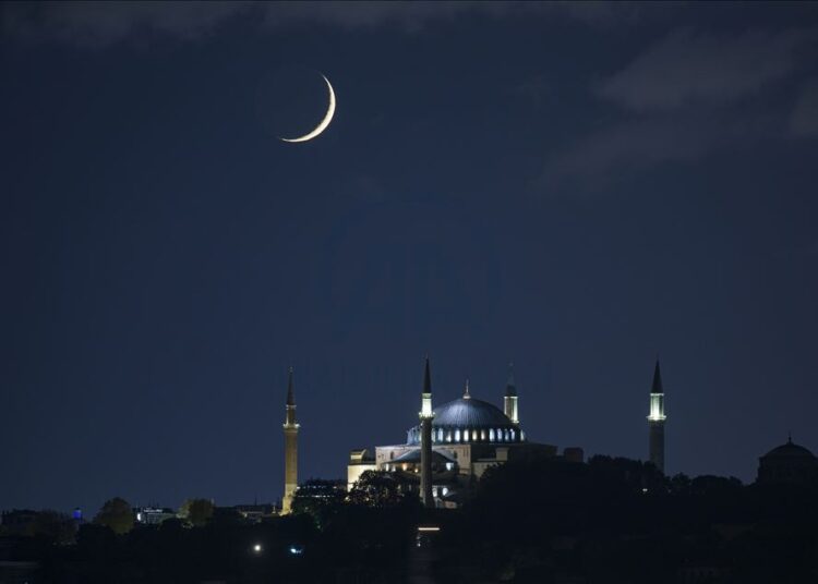 Hüsnü Yusuf Turabiç yazdı I Hayırlı Ramazanlar: Hilal göründü mü? 1 Hüsnü Yusuf Turabiç yazdı I Hayırlı Ramazanlar: Hilal göründü mü?