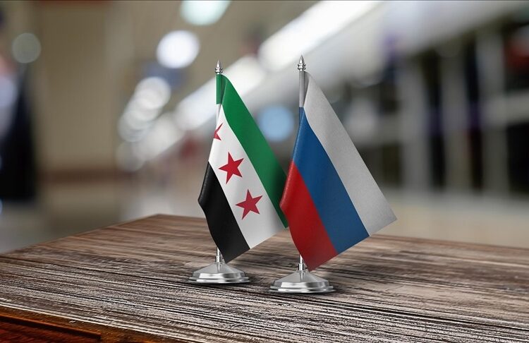 Rus heyeti Suriyeli yetkililerle Rusya'nın Suriye'deki askeri varlığını görüştü 1 Rus heyeti Suriyeli yetkililerle Rusya’nın Suriye’deki askeri varlığını görüştü