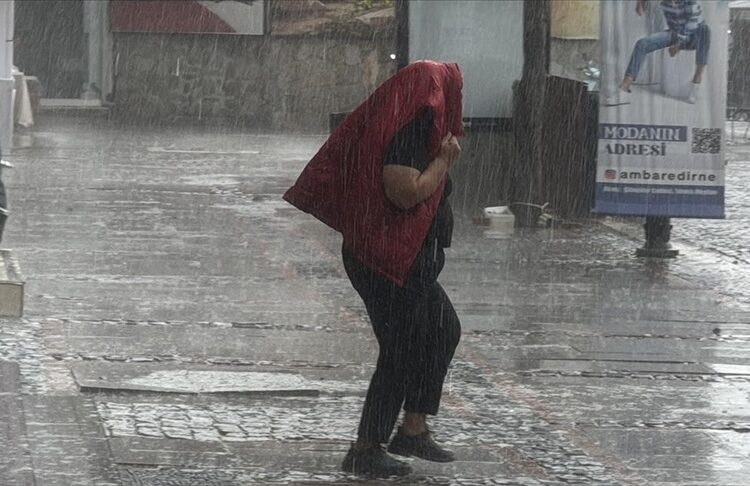 Meteoroloji’den sağanak yağmur uyarısı 1 Meteoroloji’nin yeni tahmini: Kar ve sağanak yağış geliyor