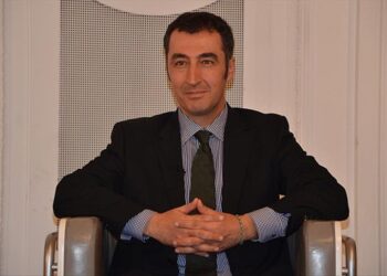 Cem Özdemir, Baden-Württemberg eyaletinin başbakanı oldu