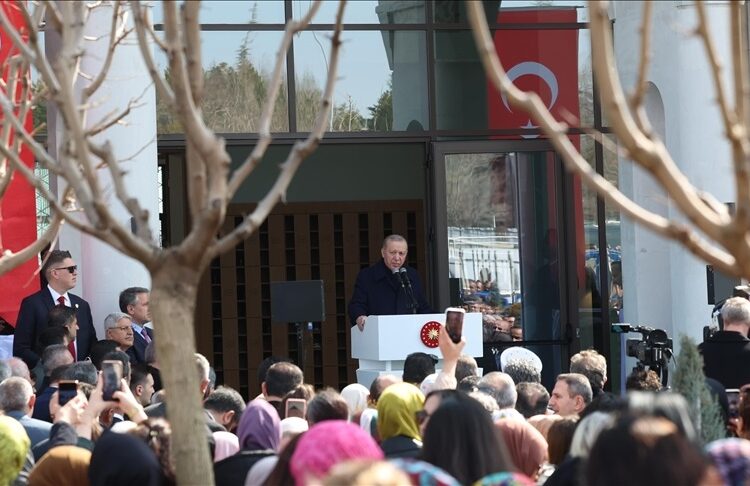 Cumhurbaşkanı Erdoğan: Milli ve manevi kimliğimize sahip çıkmaya devam edeceğiz 1 Cumhurbaşkanı Erdoğan: Milli ve manevi kimliğimize sahip çıkmaya devam edeceğiz