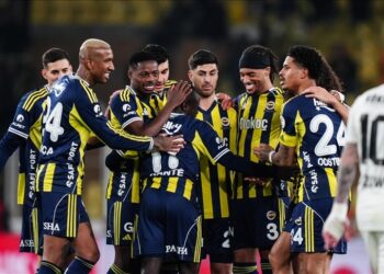 Fenerbahçe 3 puanı 4 golle aldı