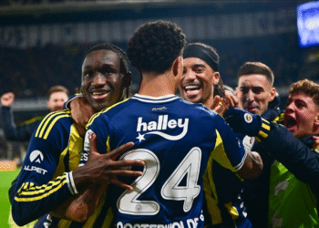 Fenerbahçe 3 puanı uzatmalarda aldı