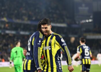 Fenerbahçe son 8 maçta kalesinde 11 gol gördü