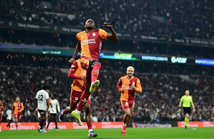 Lider Galatasaray, derbide Beşiktaş'ı 1-0 yendi 1 Lider Galatasaray, derbide Beşiktaş’ı 1-0 yendi