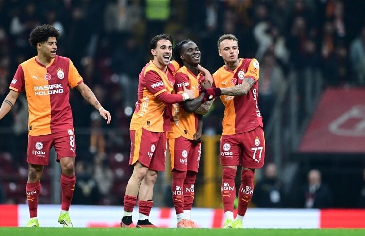 Lider Galatasaray puan farkını 7'ye çıkardı 1 Lider Galatasaray puan farkını 7’ye çıkardı