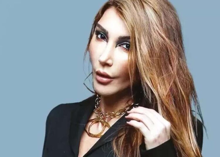Hande Yener'den sağlık durumu açıklaması 1 Hande Yener’e Cumhurbaşkanına hakaretten soruşturma