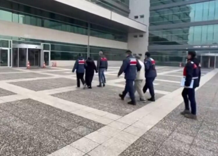 Jandarmadan FETÖ operasyonu: 41 tutuklama
