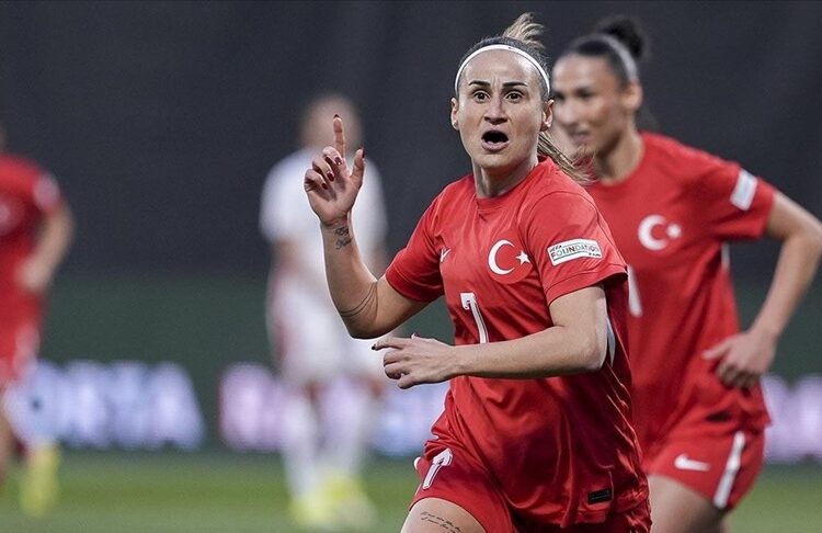 A Milli Kadın Futbol Takımı, Malta'yı 3-0 yendi 1 A Milli Kadın Futbol Takımı, Malta’yı 3-0 yendi