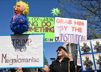 ABD’de, Trump yönetimine karşı “Krallara Hayır” protestosu düzenlendi