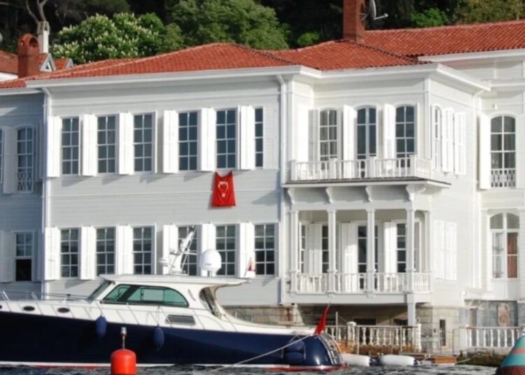 "Kurtlar Vadisi"nin gizemli karargâhı satışa çıkarıldı 1 “Kurtlar Vadisi”nin gizemli karargâhı satışa çıkarıldı