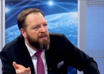 Hakkında yakalama kararı olan Fatih Tezcan yurtdışına kaçtı