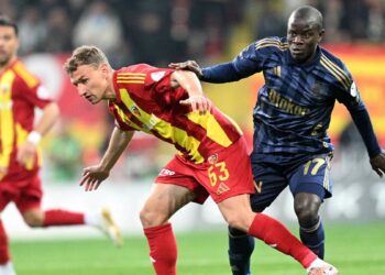 Kayserispor’u yenen Fenerbahçe, zirve takibini sürdürdü