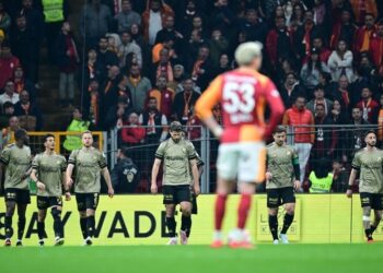 Safa Kar yazdı I Galatasaray ağır yaralı; Fark 2’ye düştü!