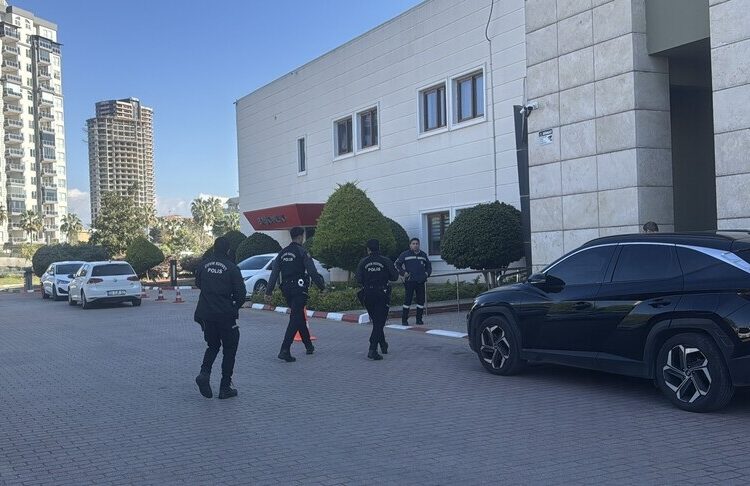 Yenişehir Belediyesine yönelik soruşturmada 12 şüpheli tutuklandı 1 Yenişehir Belediyesine yönelik soruşturmada 12 şüpheli tutuklandı