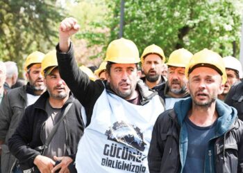 Eylem yapan madenciler kazandı, tüm hakları ödenecek 2 Eylem yapan madenciler kazandı, tüm hakları ödenecek