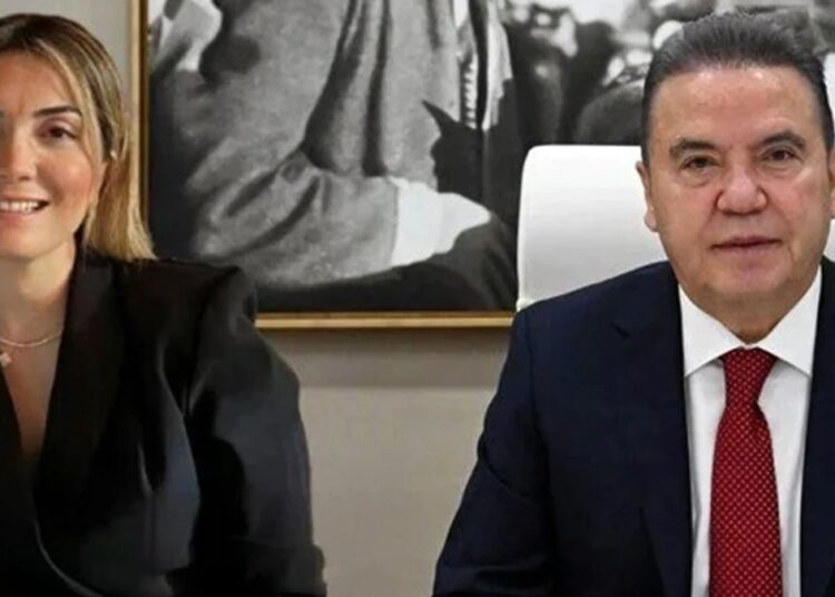 Muhittin Böcek'in gelini gözaltına alındı 1 Muhittin Böcek’in gelini gözaltına alındı