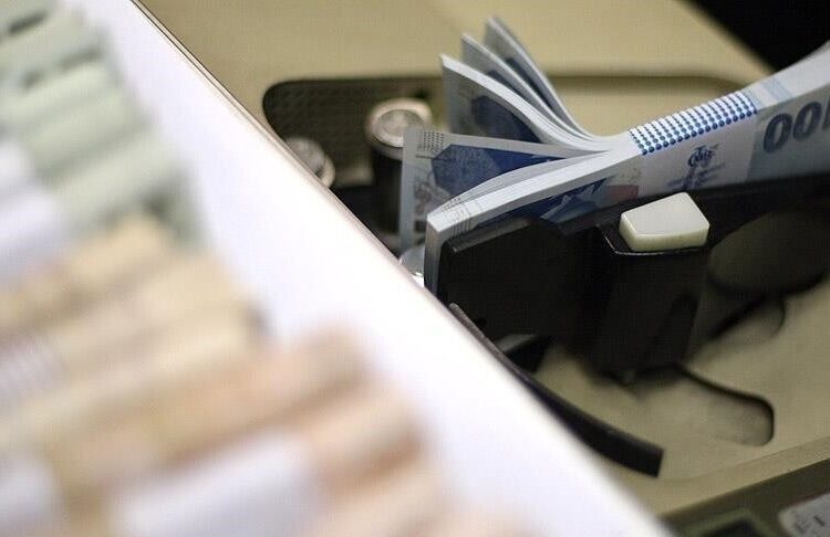 Kamu bankalarının yöneticilerinin ikinci derece yakınlarına da kredi kolaylığı getirildi 1 Kamu bankalarının yöneticilerinin ikinci derece yakınlarına da kredi kolaylığı getirildi