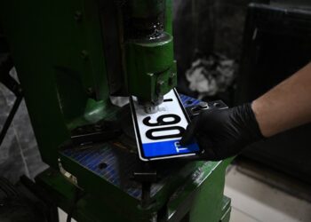 Standart dışı plakalar ücretsiz değiştirilecek
