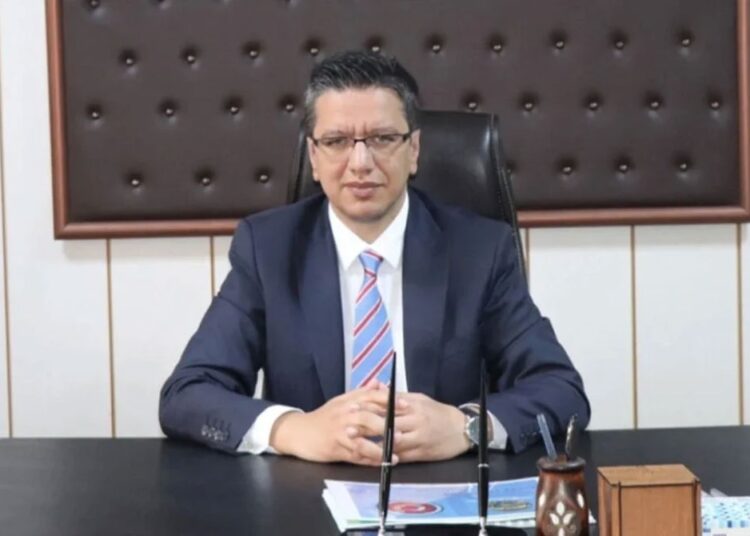 Eski AK Partili başkan şafak operasyonu ile gözaltına alındı 1 Eski AK Partili başkan şafak operasyonu ile gözaltına alındı