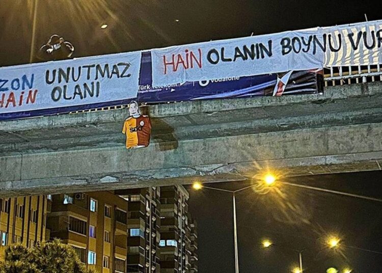 Trabzon'da derbi öncesi pankart krizi 1 Trabzon’da derbi öncesi pankart krizi
