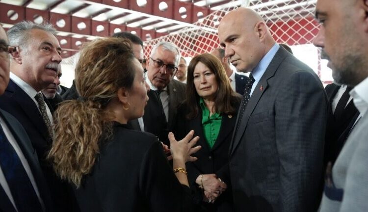 İYİ Partili Çömez’den KHK’lı acılı aileye destek, ayrımcılığa tepki