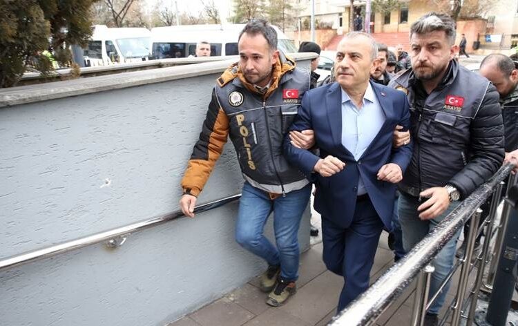 Eski vali Sonel’e kelepçe takılmamasına Doku ailesinden tepki 1 Eski vali Sonel’e kelepçe takılmamasına Doku ailesinden tepki