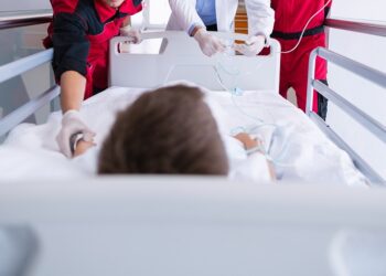 Eve kuma getirmek isteyen kocasını hadım etti