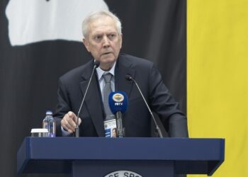 Aziz Yıldırım, başkanlık için aday olduğunu açıkladı