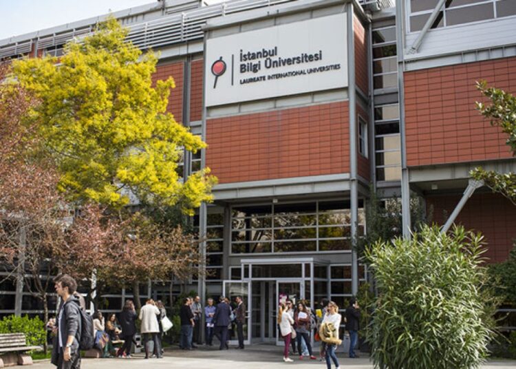 Erdoğan 4 gün önce kapattığı Bilgi Üniversitesi'ni yeniden açtı 1 Erdoğan 4 gün önce kapattığı Bilgi Üniversitesi’ni yeniden açtı