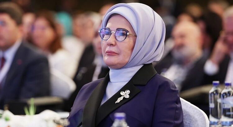 Ceren Tanmaz yazdı I Eski bakanın evliliğini Emine Erdoğan kurtardı 1 Ceren Tanmaz yazdı I Eski bakanın evliliğini Emine Erdoğan kurtardı