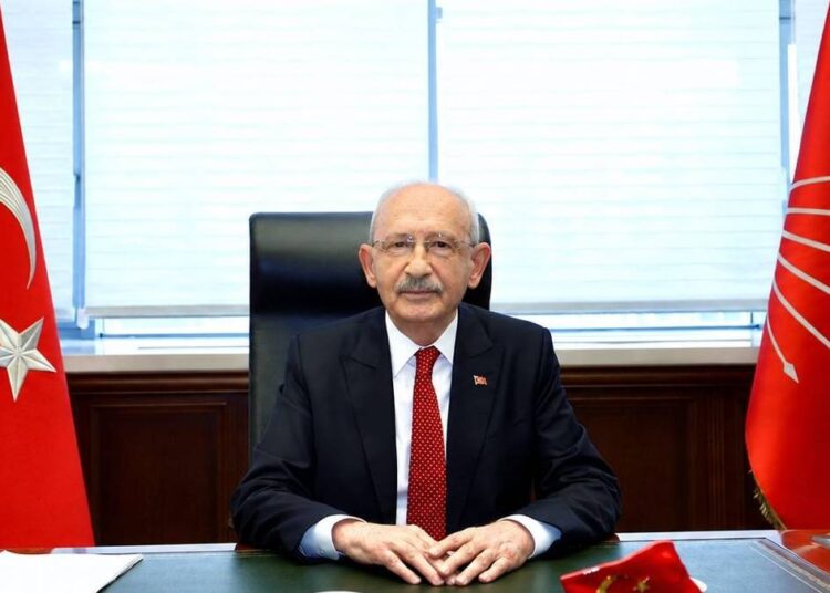 Kılıçdaroğlu 2,5 yıl sonra CHP Genel Merkezi’nde