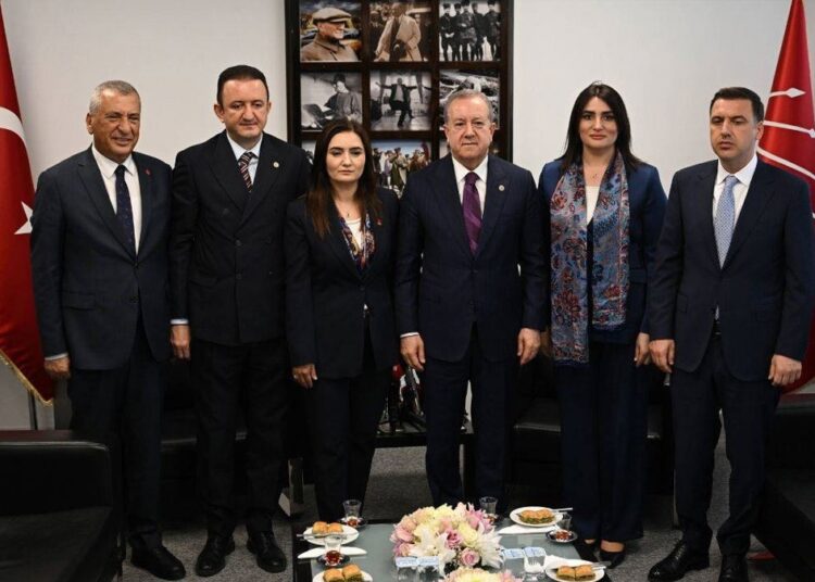 MHP'den CHP Genel Merkezi'ne bayram ziyareti 1 MHP’den CHP Genel Merkezi’ne bayram ziyareti