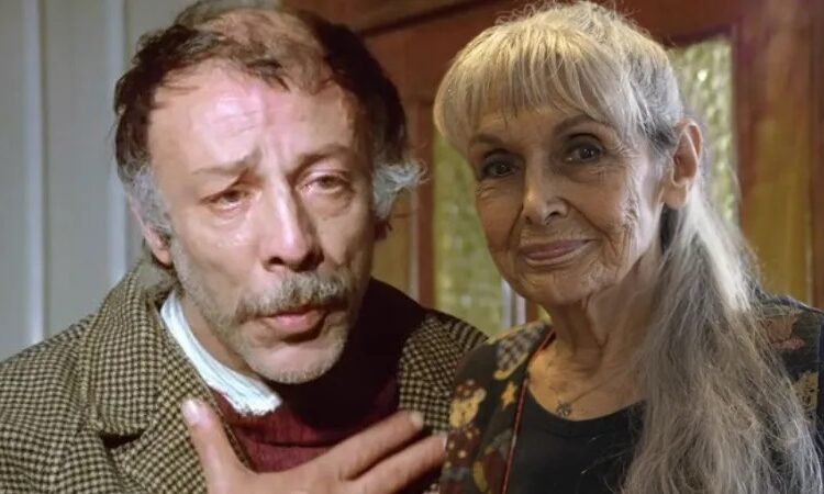 Münir Özkul Suna Selen’den eski eşi istediği için boşanmış