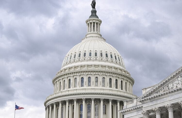 Senato Trump’ın Fed başkanlığına aday gösterdiği Warsh’u onayladı