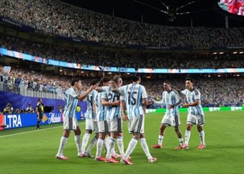 Arjantin, Cezayir’i 3-0 mağlup etti