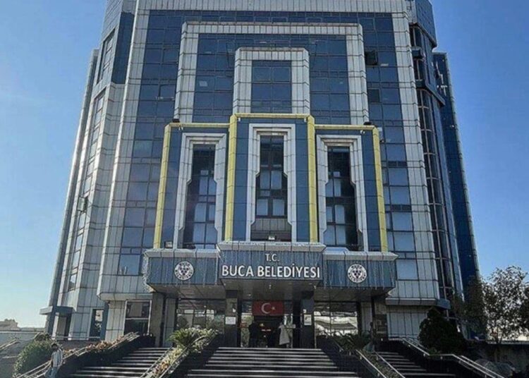 CHP'li Buca Belediyesi'nde başkan dahil çok sayıda kişi gözaltına alındı 1 CHP’li Buca Belediyesi’nde başkan dahil çok sayıda kişi gözaltına alındı