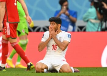 Vizesi biten İranlı futbolcu grup maçlarını kaçırabilir