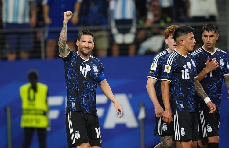 Arjantin Ürdün’ü de yendi, Messi tarihe geçti
