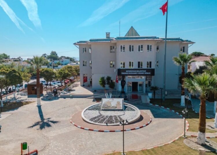 CHP'li Seferihisar Belediyesi'ne operasyon 1 CHP’li Seferihisar Belediyesi’ne operasyon