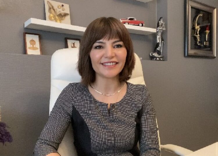 Röportaj I Avukat Hatice Yıldız: CHP, hukuk ve adalet talebinde yetersiz kaldı, mahalleye göre hukuk talep etti 1 Röportaj I Avukat Hatice Yıldız: CHP, hukuk ve adalet talebinde yetersiz kaldı, mahalleye göre hukuk talep etti
