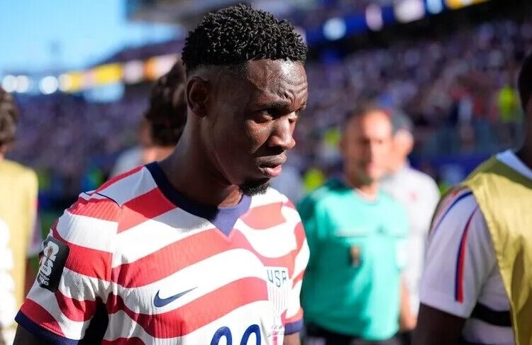 UEFA’dan ABD’li oyuncu Folarin Balogun’un cezasını erteleyen FIFA’ya tepki