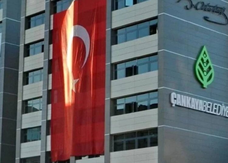 CHP'li Çankaya Belediyesi'ne operasyon: Çok sayıda kişi hakkında gözaltı kararı 1 CHP’li Çankaya Belediyesi’ne operasyon: Çok sayıda kişi hakkında gözaltı kararı