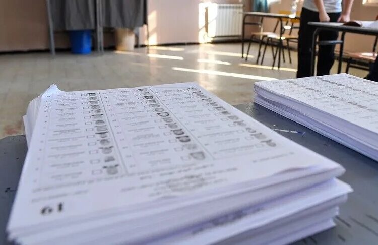 Cezayir’de seçimlere katılım yüzde 20,79’da kaldı