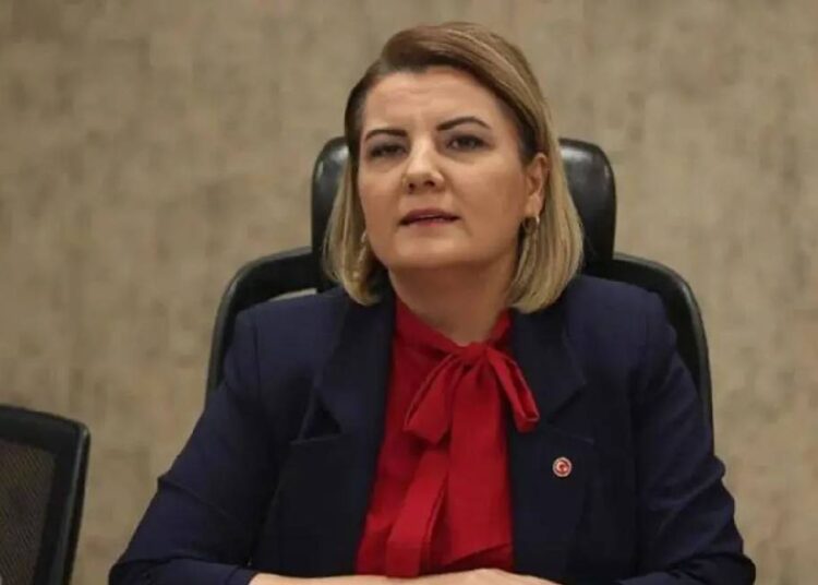 Fatma Kaplan Hürriyet görevden uzaklaştırıldı