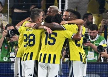 Fenerbahçe avantajı tek golle elde etti